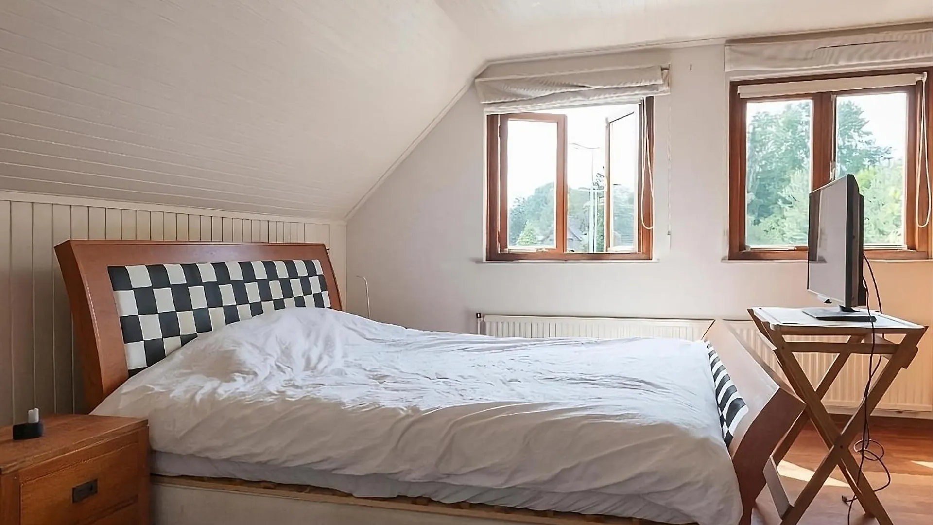 Homestay First Floor With Bedroom Bathroom Kitchen Office In Villa Near Tue And Centre Eindhoven